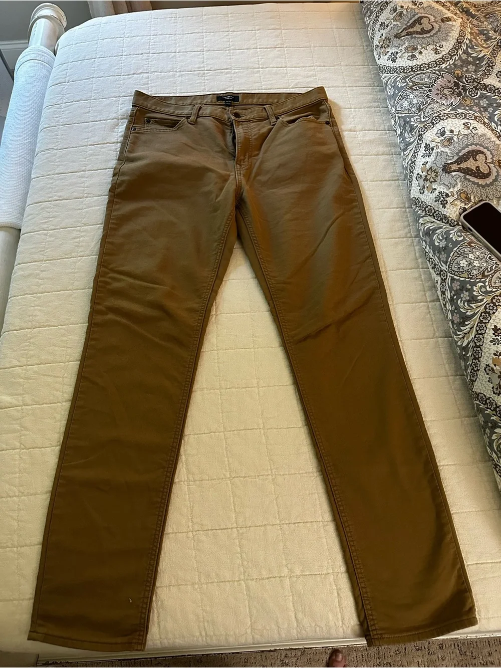 Banana Republic Traveler Men's Chinos in Brown-Tan